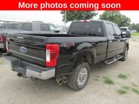 Used 2018 Ford F250 XLT w/ XLT Premium Package AWD/4WD image 5