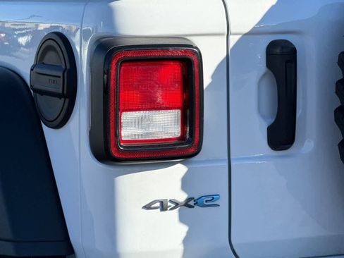 Used 2023 Jeep Wrangler Unlimited w/ Cold Weather Group image 31