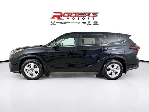 Certified 2024 Toyota Highlander AWD image 9