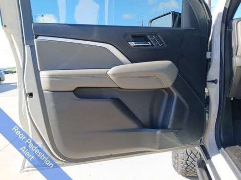 Used 2026 Chevrolet Colorado ZR2 w/ Technology Package image 18