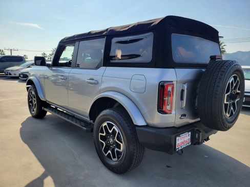 Used 2021 Ford Bronco Outer Banks image 7