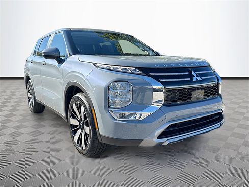 New 2026 Mitsubishi Outlander SE image 3