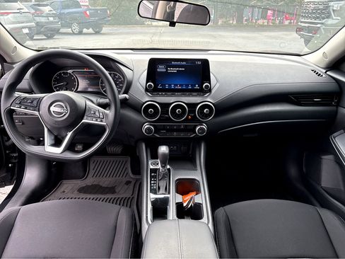 Used 2024 Nissan Sentra SV image 4
