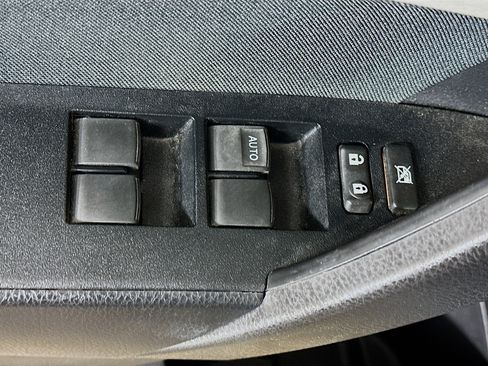 Used 2014 Toyota Corolla LE image 15