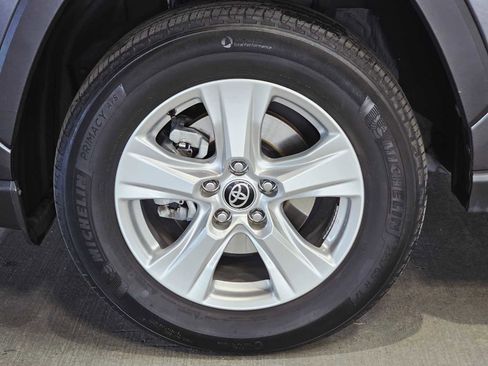 Used 2021 Toyota RAV4 XLE image 8