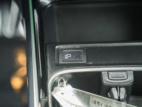 Certified 2023 Mercedes-Benz GLB 250 4MATIC image 25