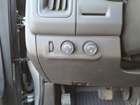Used 2022 Chevrolet Colorado LT AWD/4WD image 16