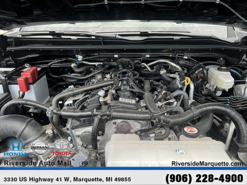 Used 2025 Toyota 4Runner SR5 AWD/4WD image 13