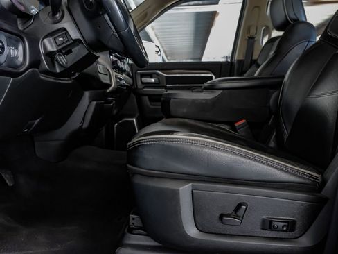 Used 2022 RAM 3500 Laramie w/ Chrome Appearance Group image 31