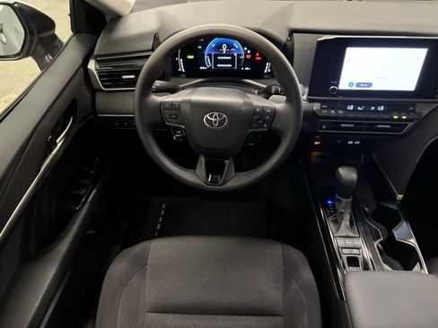 Used 2025 Toyota Camry LE FWD image 13