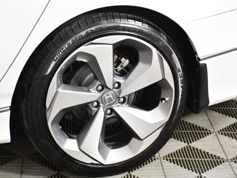 Used 2018 Honda Accord Touring image 54