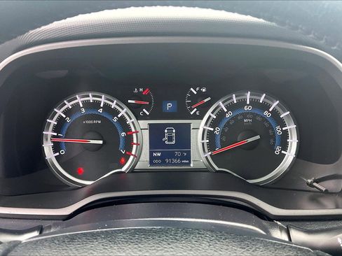 Used 2018 Toyota 4Runner Limited AWD/4WD image 25