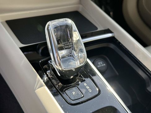 Certified 2026 Volvo XC60 B5 Ultra w/ Protection Package Premier image 14