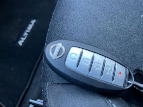 Used 2025 Nissan Altima 2.5 SV image 24