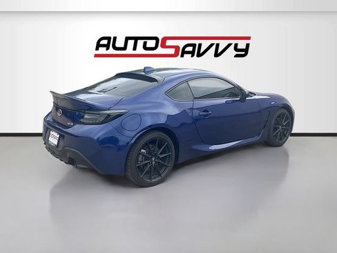 Used 2025 Toyota GR86 Premium RWD image 7
