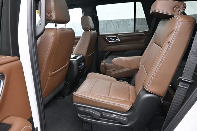 Used 2024 Chevrolet Tahoe High Country AWD/4WD image 18