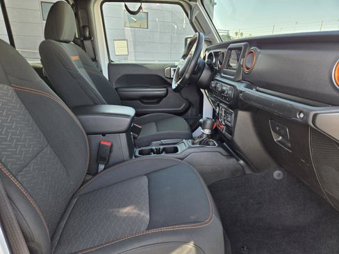 Used 2021 Jeep Gladiator Mojave w/ Trailer Tow Package image 34