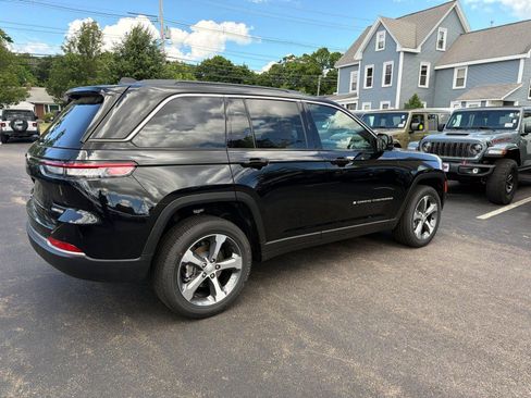 New 2026 Jeep Grand Cherokee Limited AWD/4WD image 2