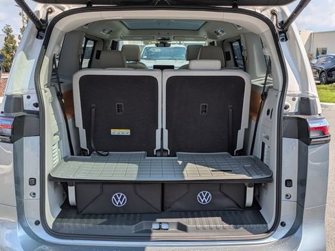 Used 2025 Volkswagen ID. Buzz 1st Edition AWD/4WD image 13