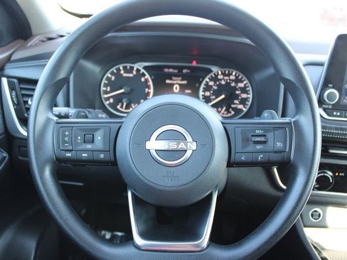 Used 2023 Nissan Rogue S image 26