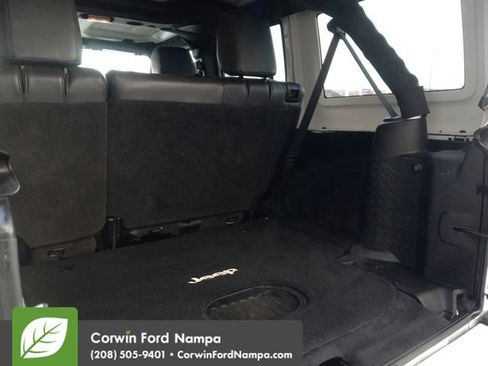 Used 2016 Jeep Wrangler Unlimited Sahara w/ Connectivity Group image 26