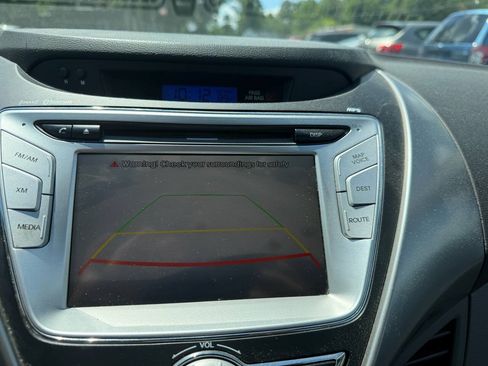Used 2012 Hyundai Elantra Limited w/ Technology Pkg 5 FWD image 19