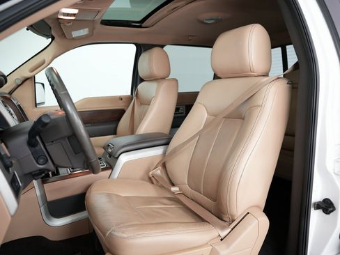 Used 2014 Ford F150 Lariat w/ Lariat Chrome Package image 44