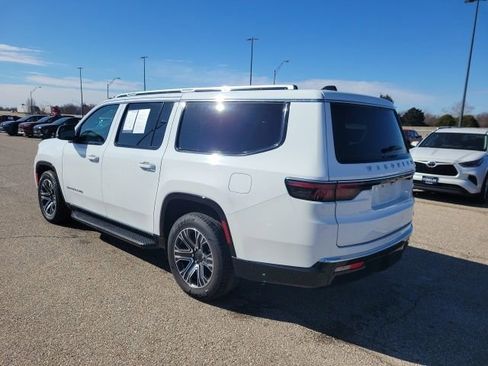 Used 2024 Jeep Wagoneer L Series II image 25