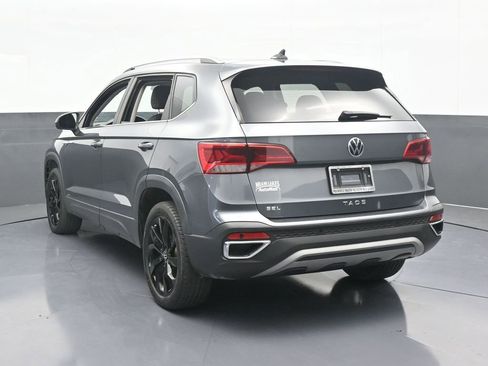 Used 2022 Volkswagen Taos SEL w/ Panoramic Sunroof Package image 4