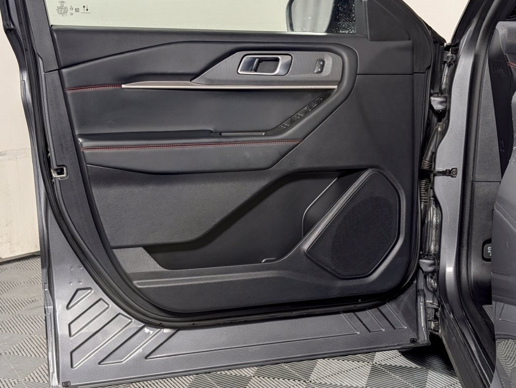 Certified 2025 Ford Explorer ST-Line AWD/4WD image 25