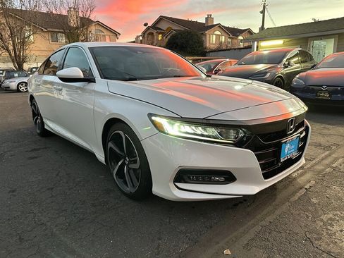 Used 2019 Honda Accord Sport image 3