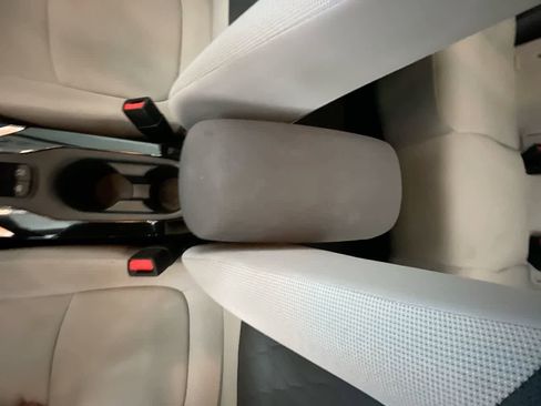 Used 2022 Toyota Corolla LE image 21