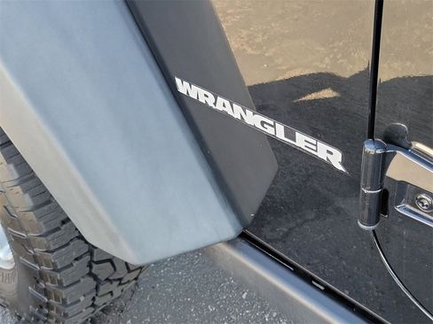 Used 2012 Jeep Wrangler Rubicon image 26