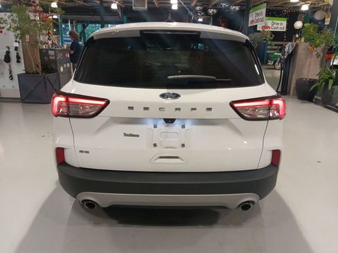 Used 2022 Ford Escape SE w/ Convenience Package FWD image 7