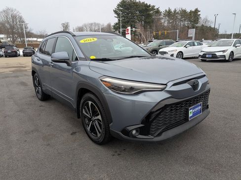 Used 2024 Toyota Corolla Cross XSE image 8