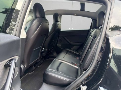 Used 2020 Tesla Model Y Long Range image 10
