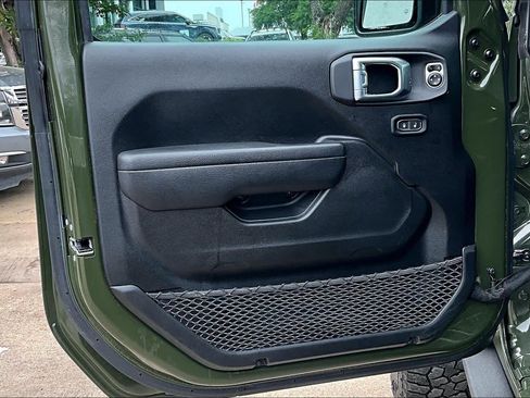 Used 2023 Jeep Gladiator Mojave w/ Cold Weather Group AWD/4WD image 21