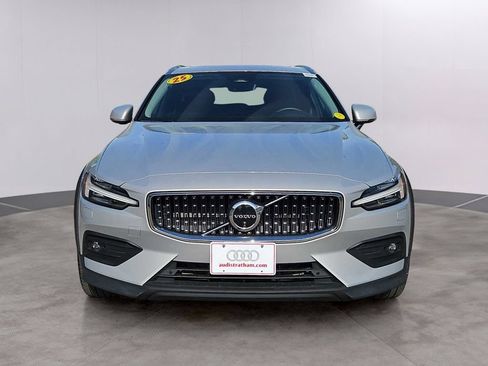 Used 2025 Volvo V60 B5 Cross Country Plus AWD/4WD image 11