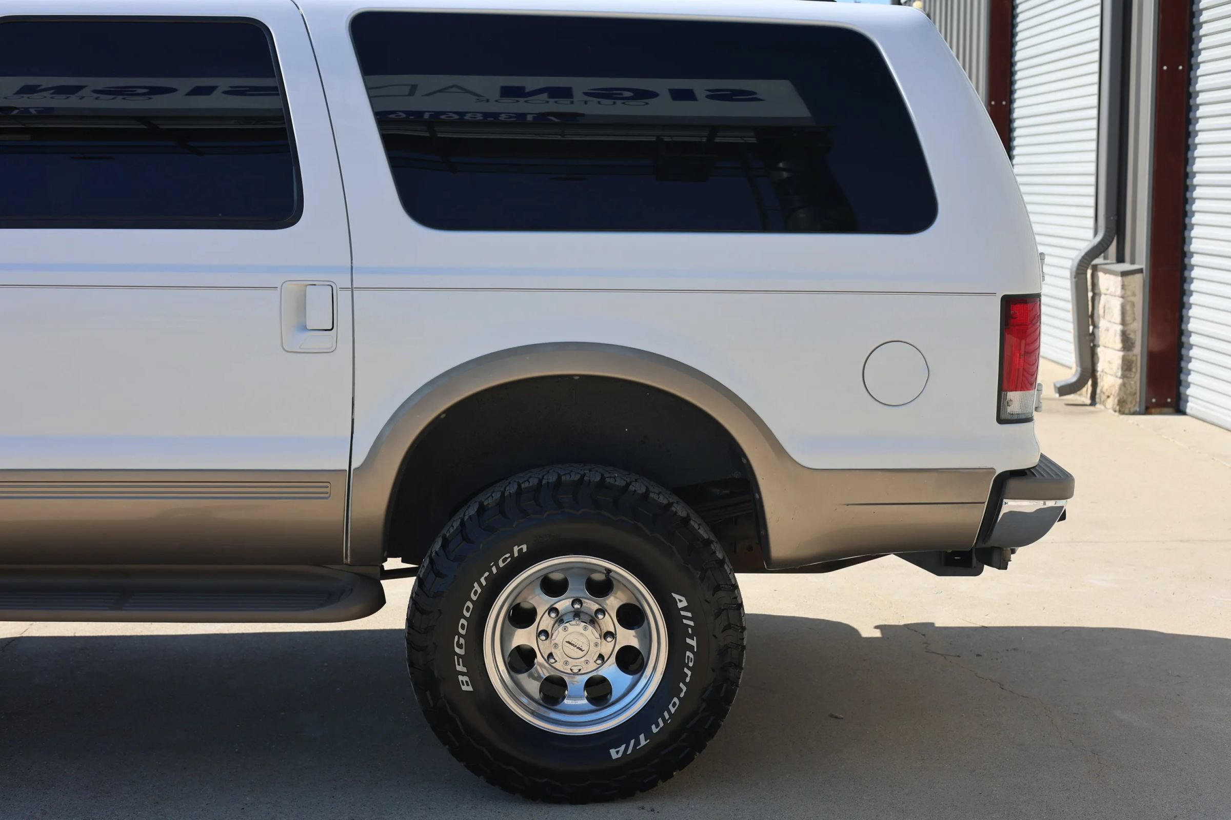 Used 2000 Ford Excursion Limited AWD/4WD image 14
