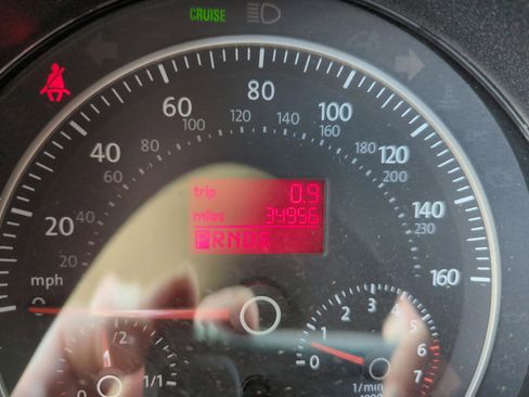 Used 2008 Volkswagen Beetle SE FWD image 26