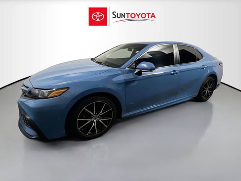 Used 2023 Toyota Camry SE image 9