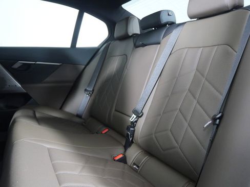 Certified 2026 BMW i5 eDrive40 w/ M Sport Package image 16