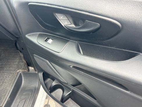 Used 2021 Mercedes-Benz Metris image 16