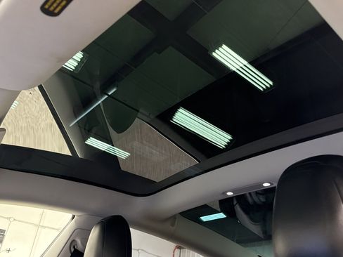 Used 2020 Tesla Model 3 Standard Range Plus image 11