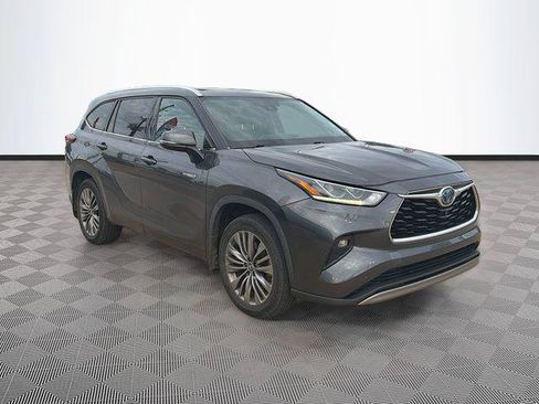 Certified 2020 Toyota Highlander Platinum FWD image 1