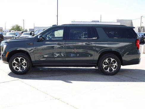 New 2026 GMC Yukon XL AT4 w/ AT4 Premium Plus Package AWD/4WD image 3