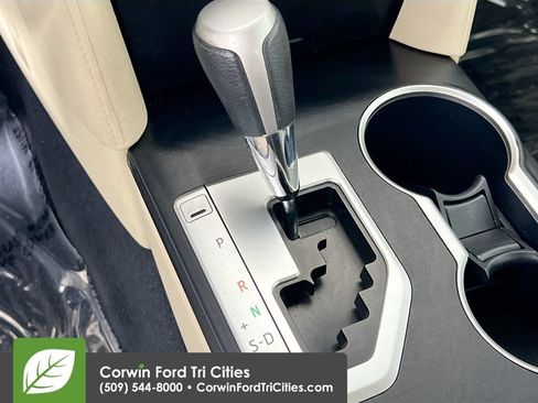 Used 2012 Toyota Camry LE FWD image 10