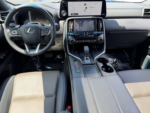 Used 2025 Lexus LX 700h Overtrail w/ Accessory Package (Z1) AWD/4WD image 15