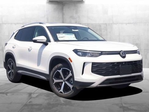 New 2026 Volkswagen Tiguan SE AWD/4WD image 2