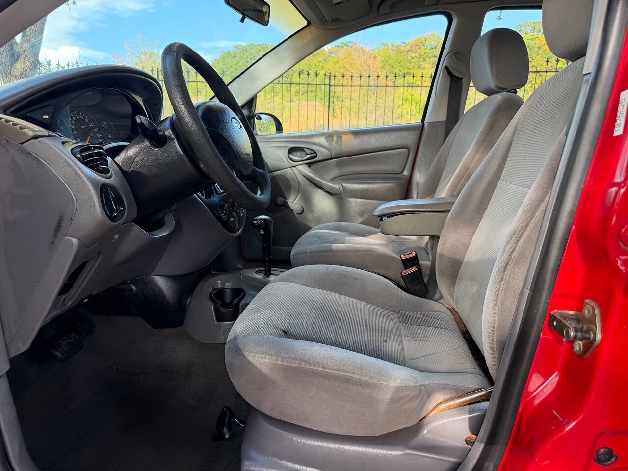 Used 2002 Ford Focus LX FWD image 11
